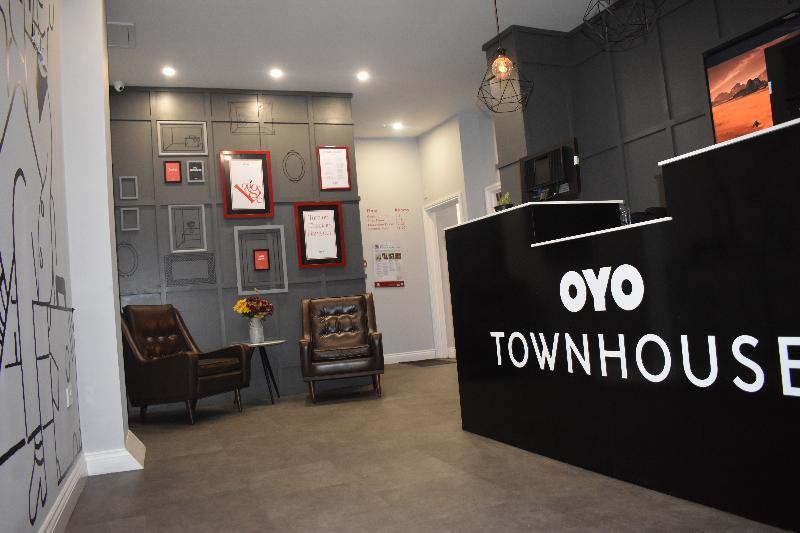 Oyo Townhouse 16 Ilford Hill Hotell Exteriör bild