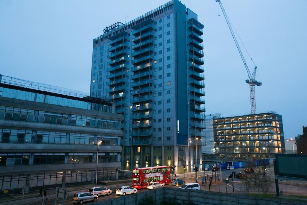 Belvilla Ilford Hill Hotel London Exteriör bild